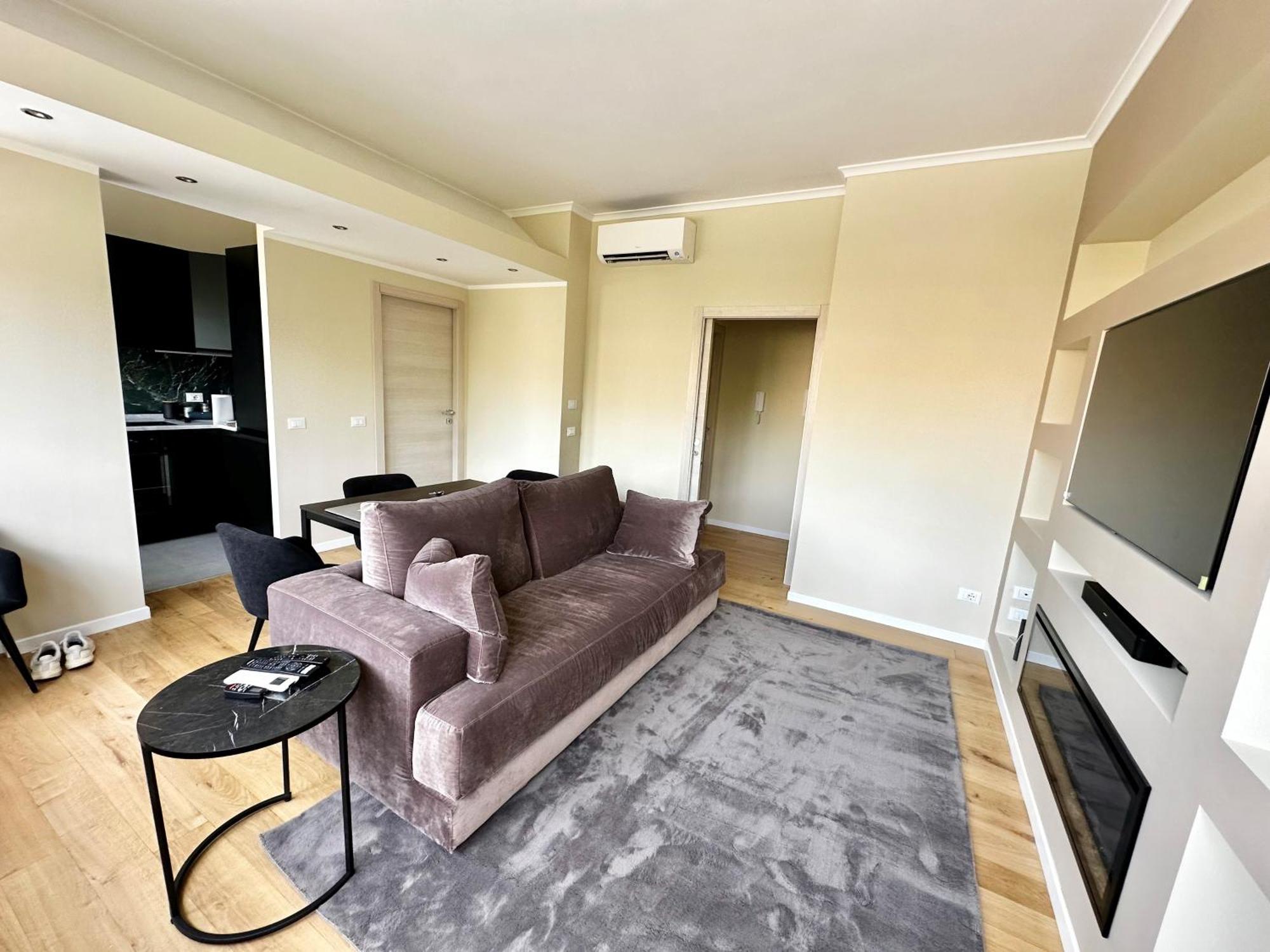 Bright Room - Rome, Rome